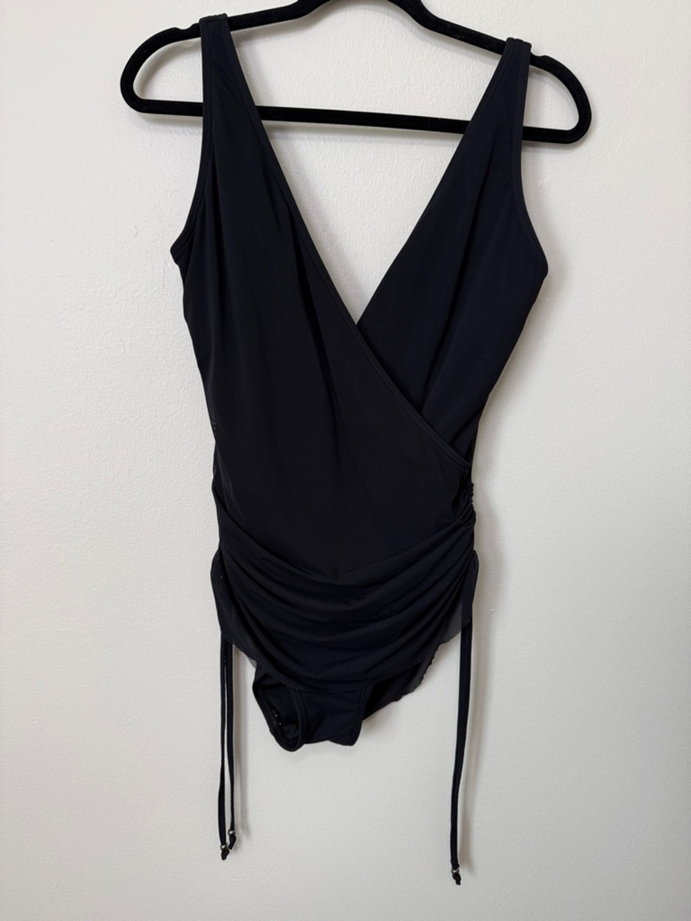 Carmen Marc Valvo Black Ruched Side Tie One Piece Swimsuit Size 14 V-Neck
